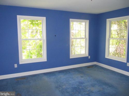 28 Berkshire Dr, Shrewsbury PA  17361-1130 exterior