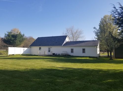 21511 Daniels Rd, Mount Vernon, OH 43050-8746