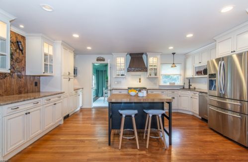 36 Morley Ln, Bloomfield NJ  07003-4309 exterior