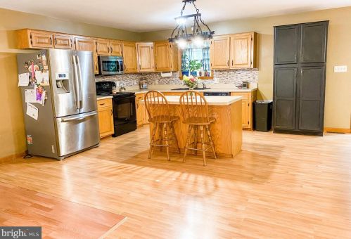 142 Pine Tree Dr, North Newton, PA 17241-8936