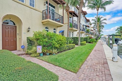 820 Virginia Garden Dr, Boynton Beach, FL 33435-6406
