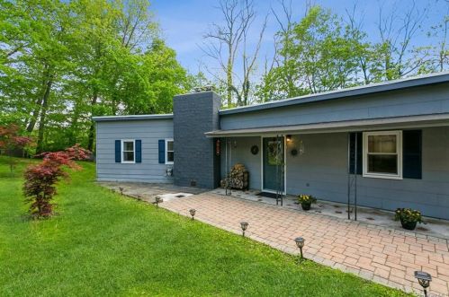 18 Stanley Ave, Crotonville, NY 10562-1916