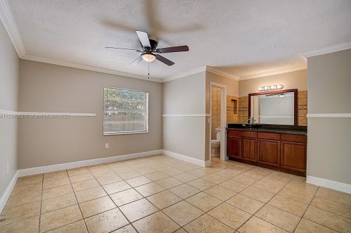 5730 199 St, Hialeah FL  33015-4933 exterior