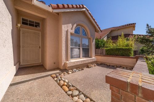 273 Sparrow St, Vacaville, CA 95687-7223