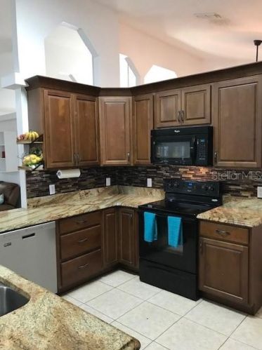 8538 Rose Groves Rd, Orlando, FL 32818-5691