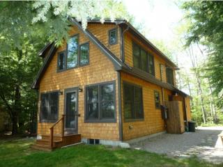 271 Governor Wentworth Hwy, Tuftonboro NH  03894-4617 exterior
