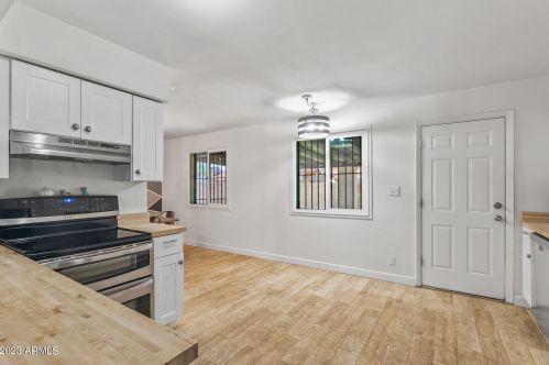 4427 Citrus Way, Glendale AZ 85305-2524 exterior