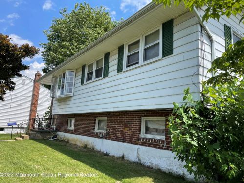 271 County Rd, Cliffwood, NJ 07721-1105