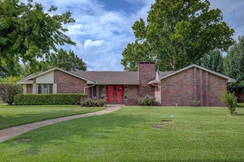 2309 Lange St, Greenville TX  75402-7323 exterior