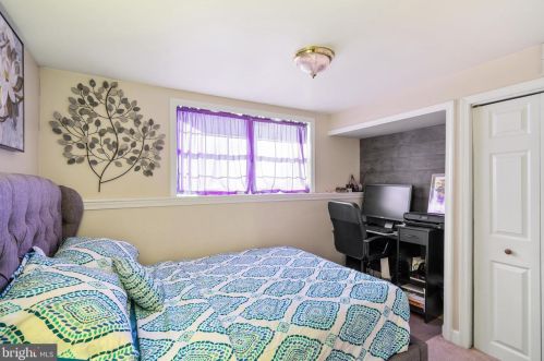 1944 Wicklow Ct, Woodbridge VA  22191-3459 exterior