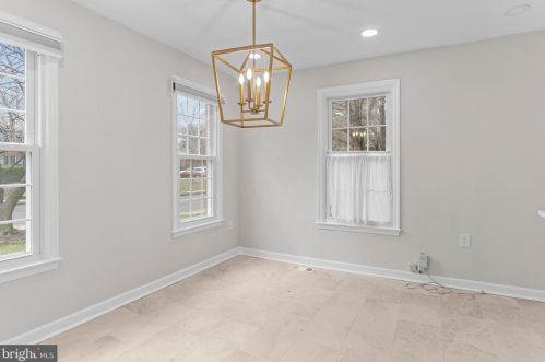 2360 Horseferry Ct, Herndon VA  20191-2742 exterior