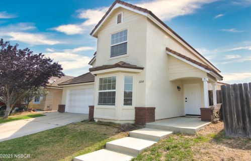 2214 Easy St, Santa Maria, CA 93458-1417