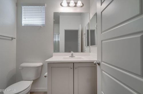 4716 Tremaine Ave, Gilbert AZ  85234 exterior