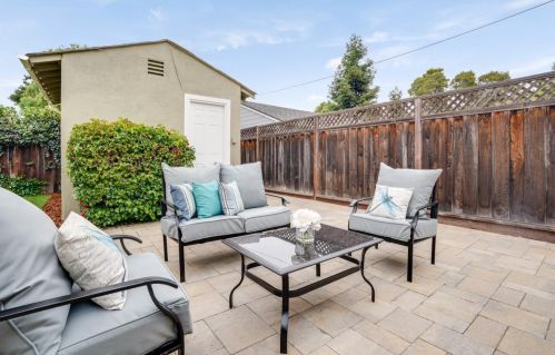 1009 Marsh Rd, Redwood City CA  94063-4431 exterior