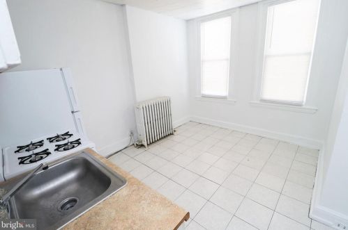 2006 4th St, Philadelphia, PA 19122-1509
