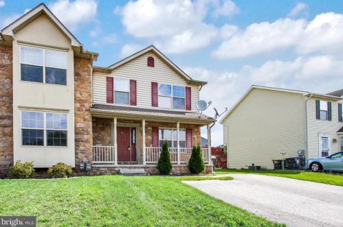 90 Hemlock Dr, Hanover, PA 17331-7510