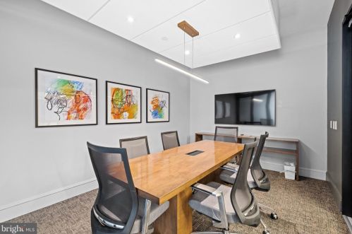 834 Chestnut St, Philadelphia PA  19107-5114 exterior