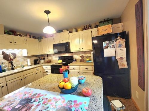 5100 Tiffany Dr, Zanesville OH  43701-8703 exterior