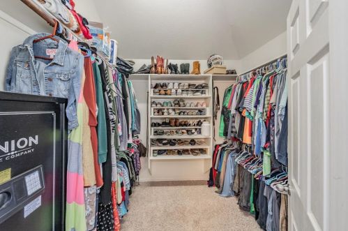 916 Raleigh Path Rd, Denton TX 76208-2907 exterior