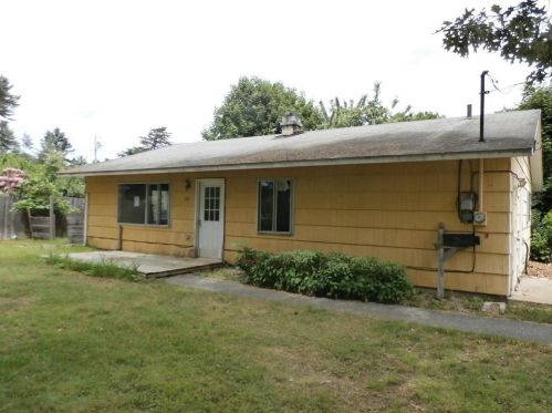 30 Paige Dr, Coventry RI 02816-8931 exterior