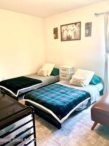 1135 17 Pl, Vero Beach FL 32960-3648 exterior