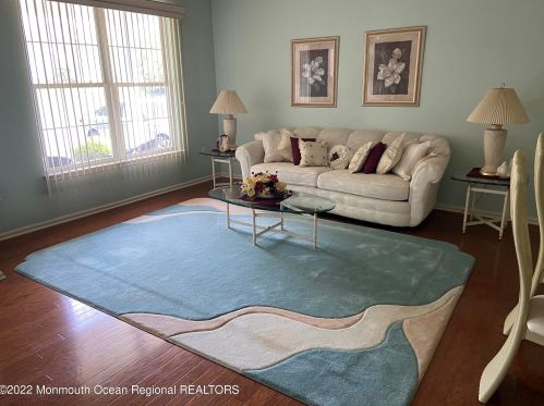 24 Silverside Rd, Lakewood, NJ 08701-7548