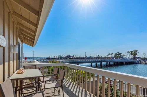 309 Regatta Way, Seal Beach CA  90740-5985 exterior