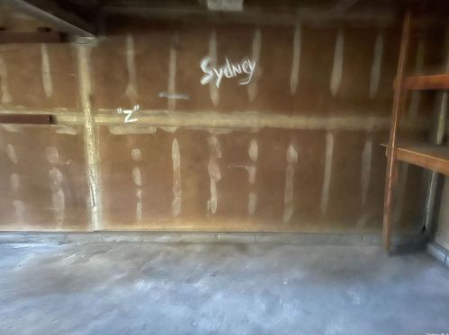 15 Oswego Pl, Babylon NY  11704-1804 exterior