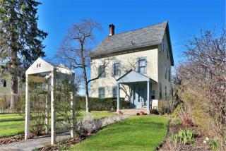 44 Broadway, Pleasantville NY  10570-1702 exterior