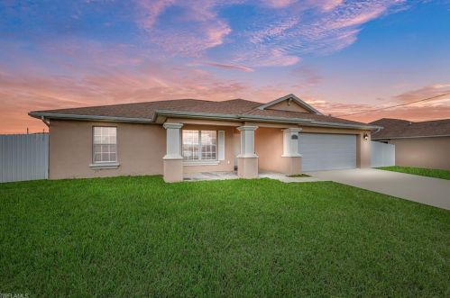 1326 2nd Ave, Cape Coral, FL 33909-1207