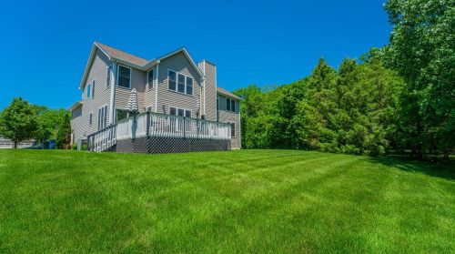 101 Muirfield Dr, Valpo IN  46385-6277 exterior