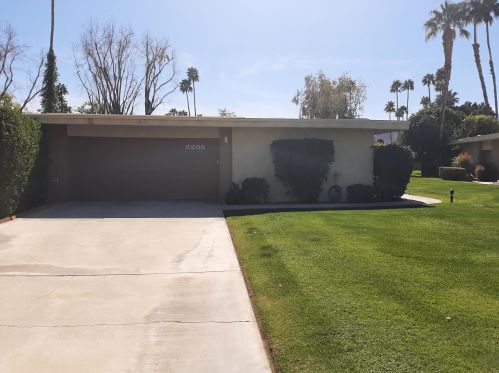 2205 Oakcrest Dr, Palm Springs CA  92264-5023 exterior