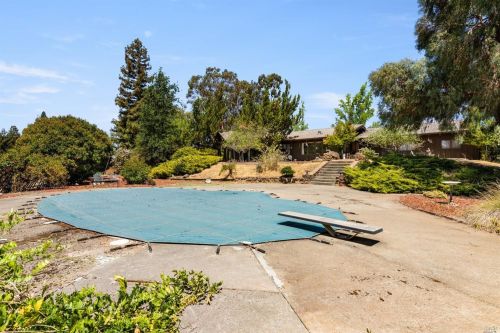 1892 Todd Rd, Lakeport, CA 95453-9715