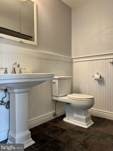 2124 Old Stone Ml Dr, East Windsor NJ exterior