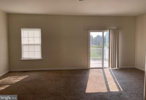 206 Thornton St, Dover, DE 19901-8825