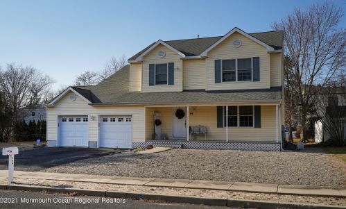 568 Iowa Ave, Bricktown, NJ 08724-0802