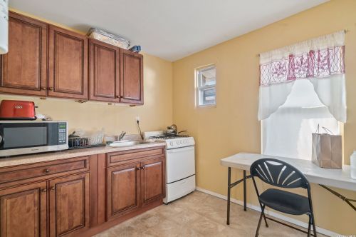 1286 Augustina Ave, Far Rockaway NY  11691-3935 exterior