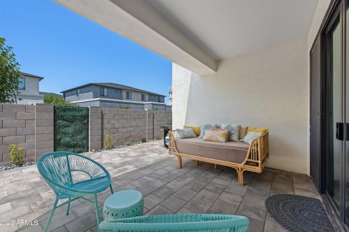 3128 Cheryl Dr, Phoenix AZ 85028-2329 exterior