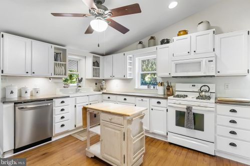 10 Municipal Dr, Lumberton Township NJ  08048-4519 exterior