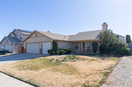 14449 Bailey Ct, Victorville, CA 92394-3207
