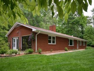 620 Upper Grassy Branch Ext, Asheville, NC 28805-9292