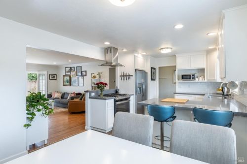 3444 Montgomery Dr, Santa Rosa CA  95405-5142 exterior