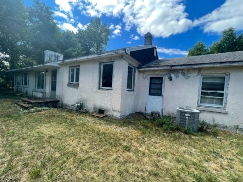 15 Tintle Rd, Kinnelon, NJ 07405-1900