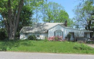15 Laurel Rd, Hauppauge, NY 11779-4533