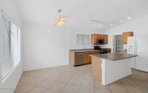 8622 69th Dr, Peoria AZ  85345-8459 exterior