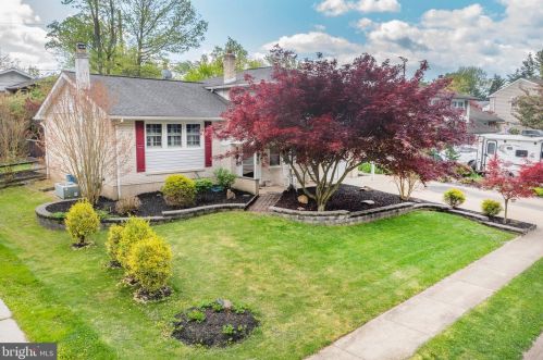 18 Alcott Dr, Wilmington, DE 19808-3702