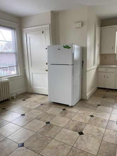 56 Middleton Ave, Middletown RI  02840-3657 exterior