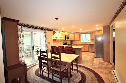 9 Laura Ln, Newton, NH 03858-3534