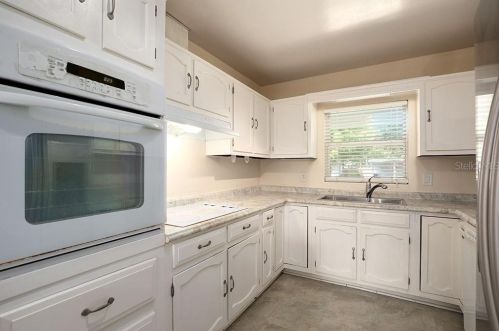 1227 Baldwin Dr, Orlando, FL 32806-1701