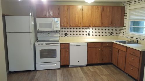 18 Brk St, Derry NH  03038-2603 exterior